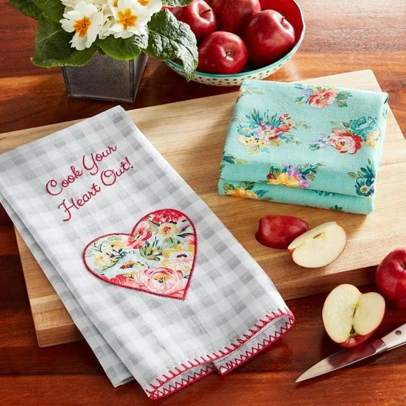 The Pioneer Woman Cook Heart Kitchen Towel Set, Multicolor, 16"W x 28"L, 2 Piece - Picture 2 of 4